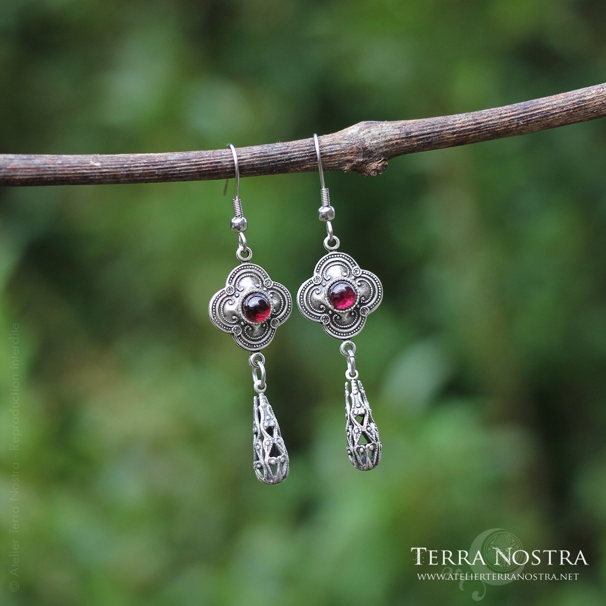 Boucles d'oreilles clous en pierres naturelles