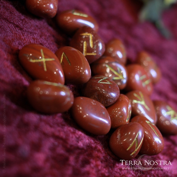 Set de 25 Runes en jaspe rouge