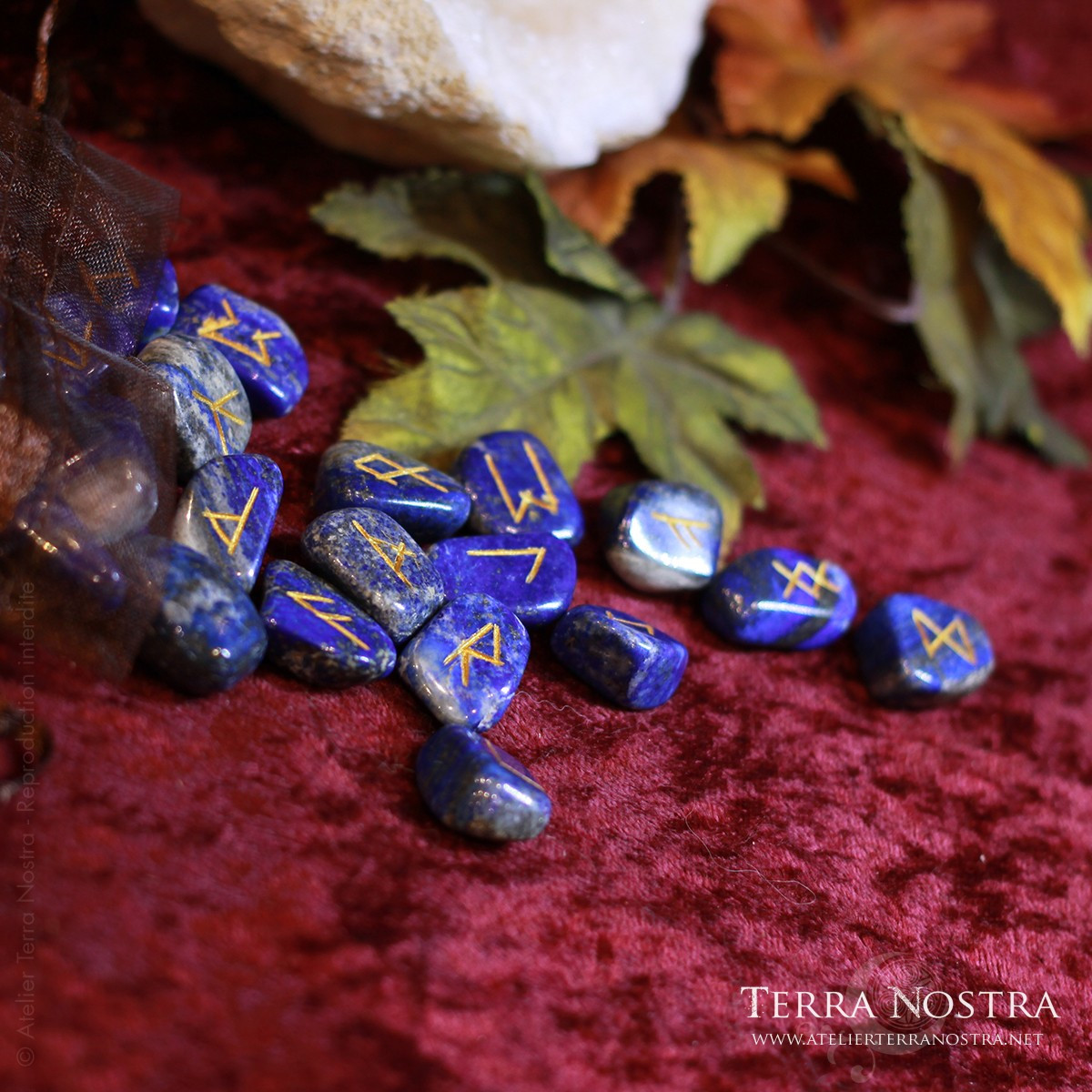 Set de 25 Runes en lapis lazuli